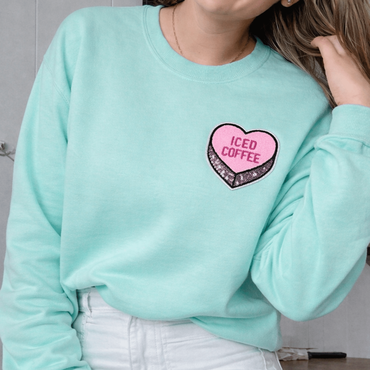 'Iced Coffee Candy Heart' Letter Patch Crewneck Sweatshirt